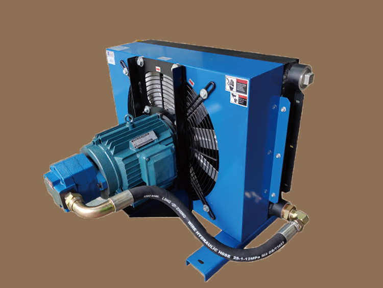 風(fēng)冷卻器的工作原理、泄漏的原因分析及保養(yǎng)